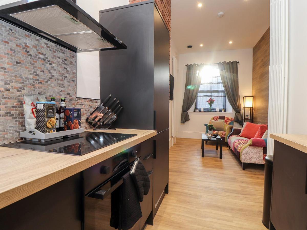 The Dynar Apartment Хелстън Екстериор снимка